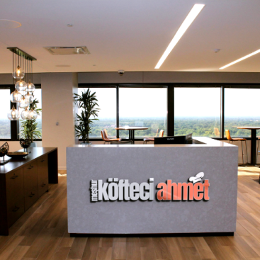 Mükemmel ötesi bi logo olsun lütfen yarışmasına tasarımcı serbestt tarafından sunulan  tasarım 