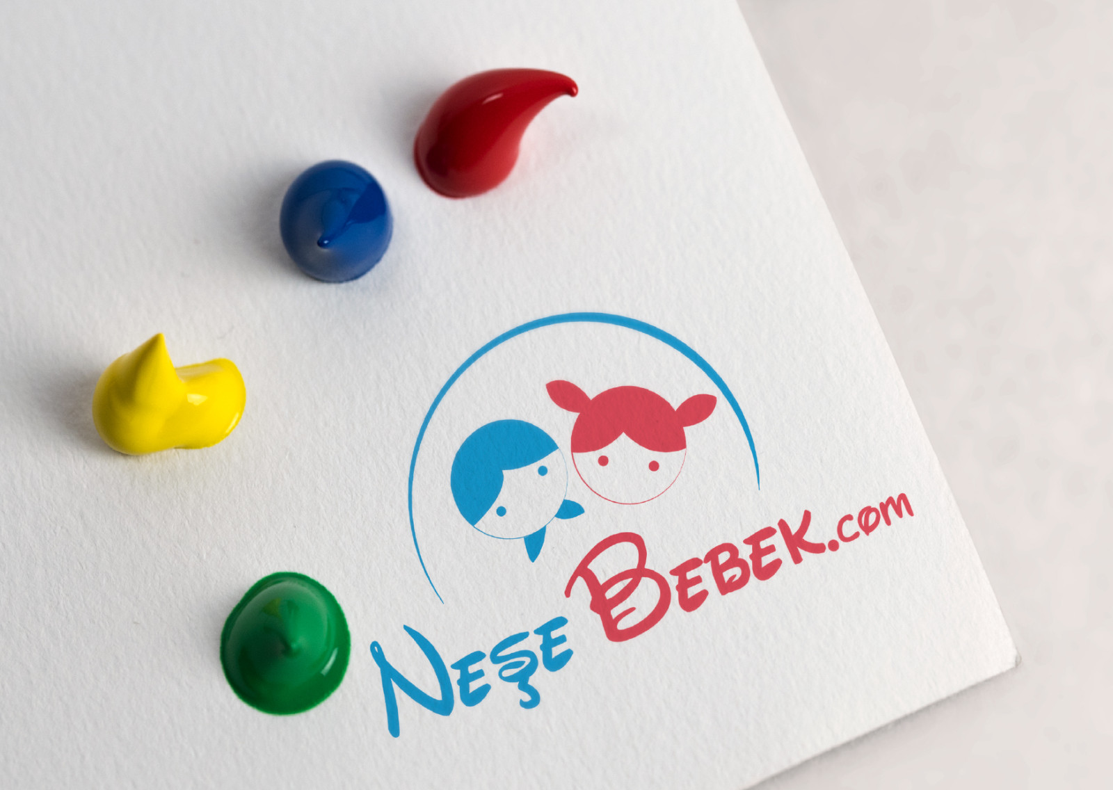 Tasarlayan Nil Çekerkeskin-NeşeBebek.com Logo Tasarımı 355x100 px