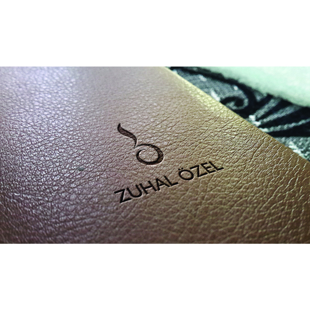 Çanta Firmamız İçin Logo Arıyoruz yarışmasına Samet Dönmez tarafından girilen tasarım