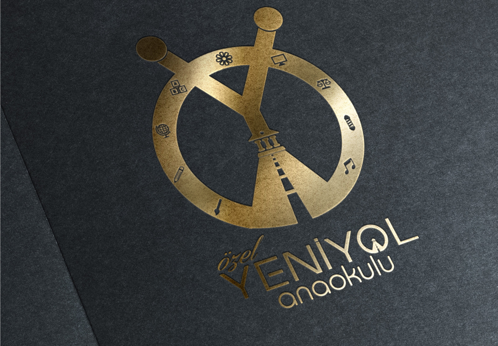 Tasarlayan Tolgaaxu-yeniyol anaokulumuza dikkat çekici logo 