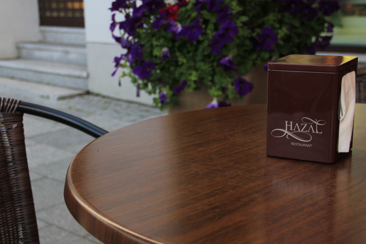 Tasarlayan S.U(uvyz1243)-restaurantımız için güzel tasarımlarınız