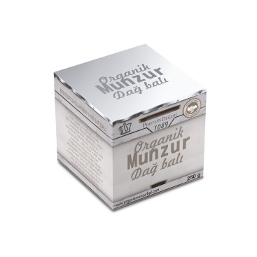 Organik bal kavanozu kutusu yarışmasına tasarımcı Muss tarafından sunulan  tasarım 