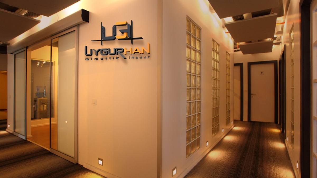 Tasarlayan FTT-UYGURHAN MİMARLIK LOGOSUNU ARIYOR