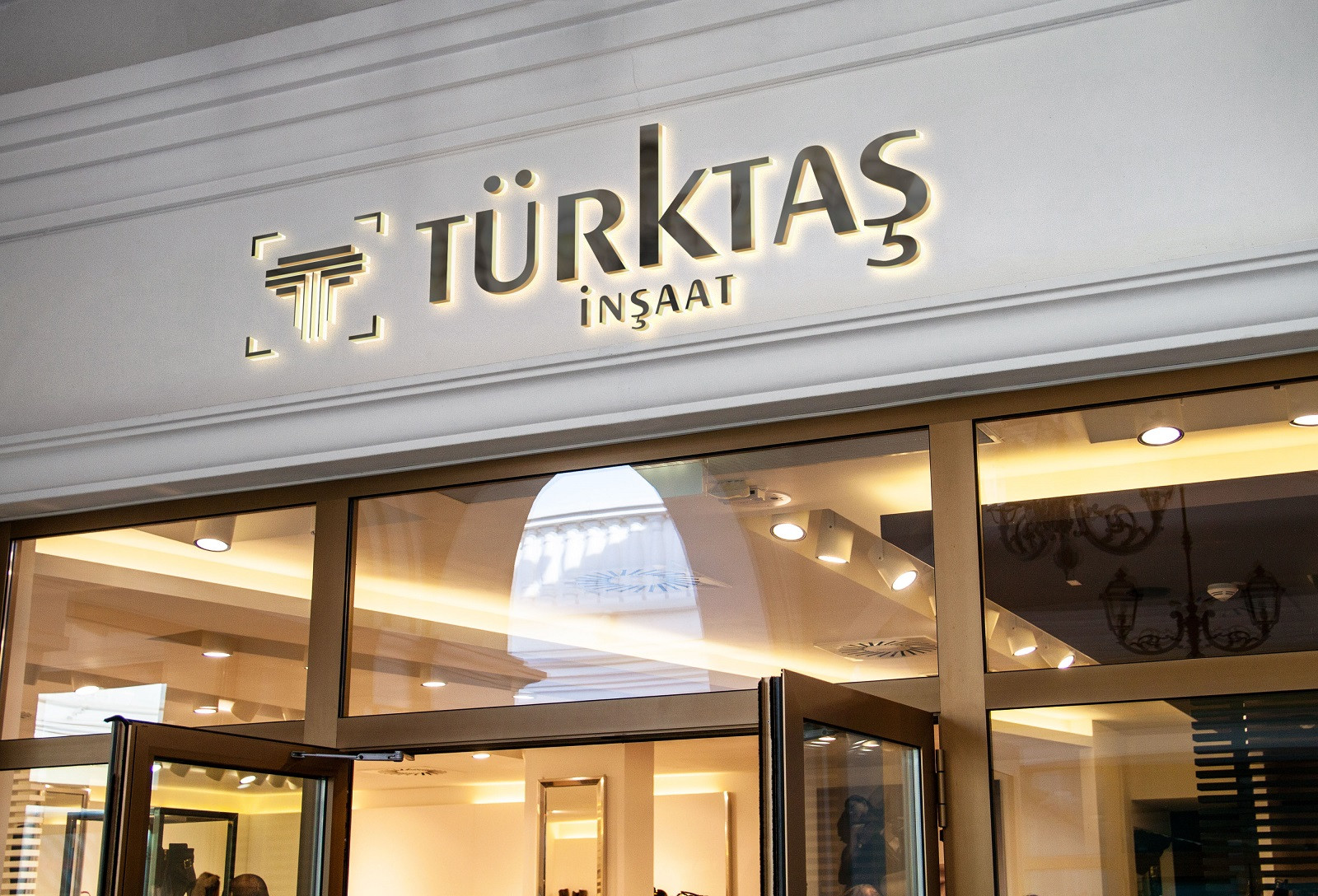 Tasarlayan Buzperisi38-Hep aynı, hep aynı; bu sefer ayrı !