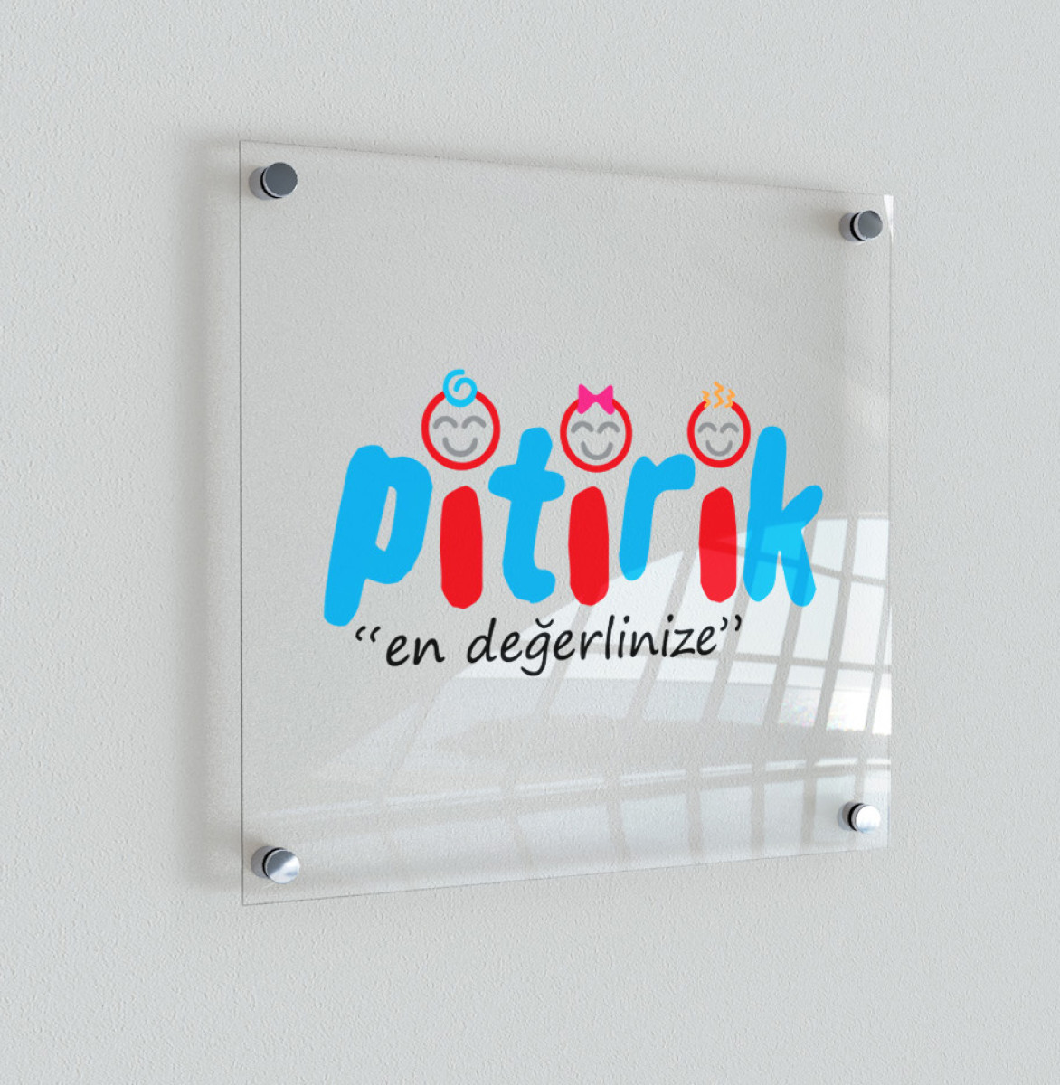 Tasarlayan benadmin-pitirik.com logosunu arıyor