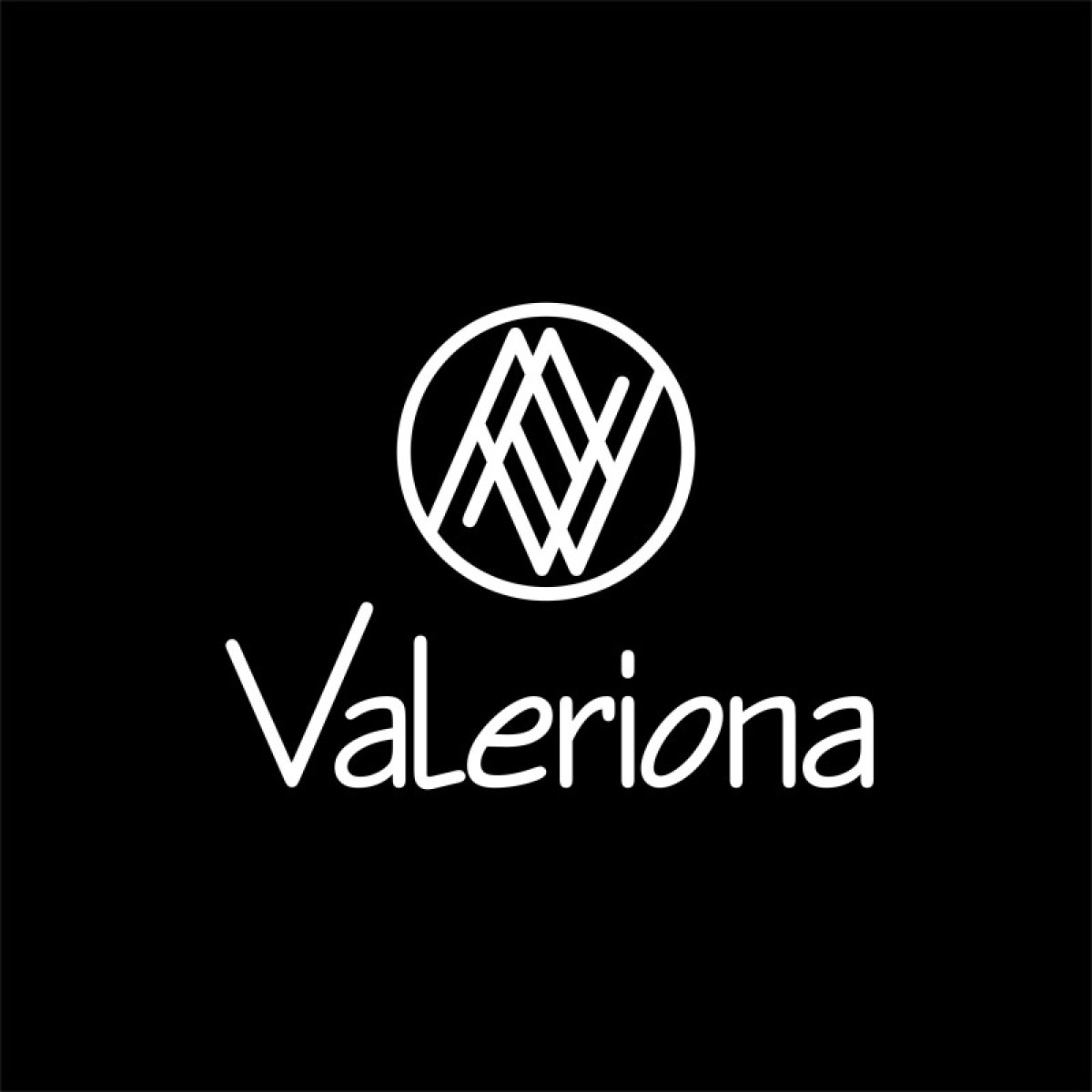Tasarlayan RΛPİDO-Kadın çanta üretimi ve online satışlı yapacağımız markamıza logo arıyoruz. 