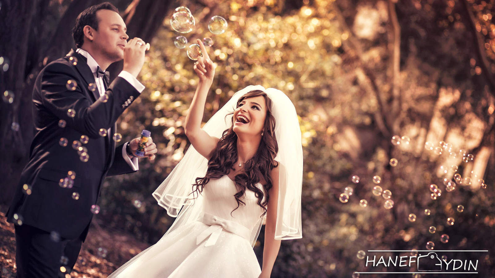 Tasarlayan By Ark-Profesyonel Fotoğrafçılık isme özel logo