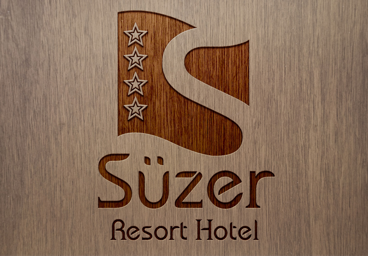 Tasarlayan KnockOut-4 YILDIZLI HOTEL İÇİN LOGO ÇALIŞMASI