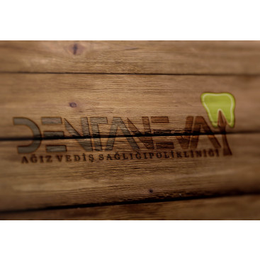 Diş kliniği için logo tasarımı yarışmasına tasarımcı Ssebefruz tarafından sunulan  tasarım 