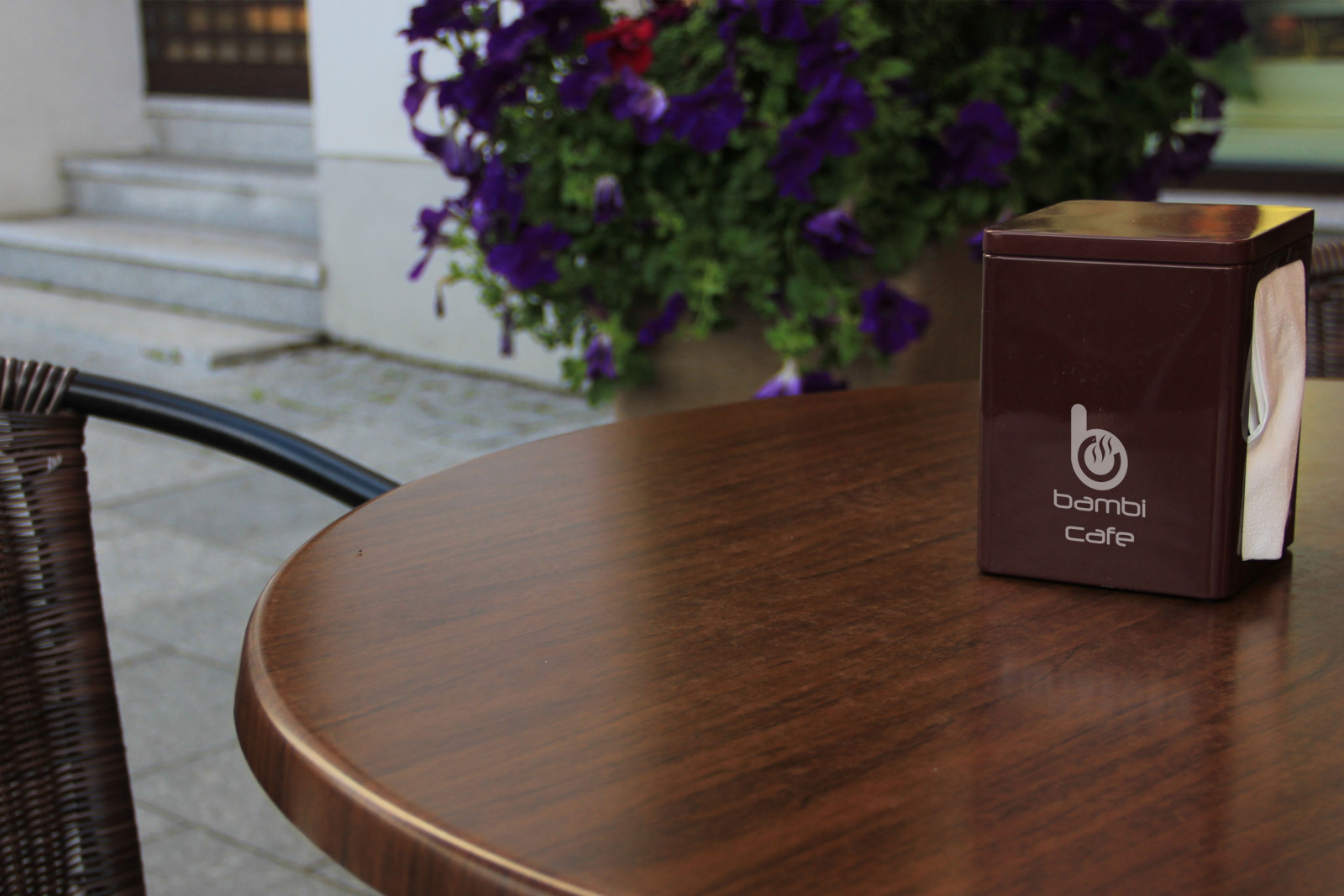 Tasarlayan grafikseli-bambi cafe logo tasarım