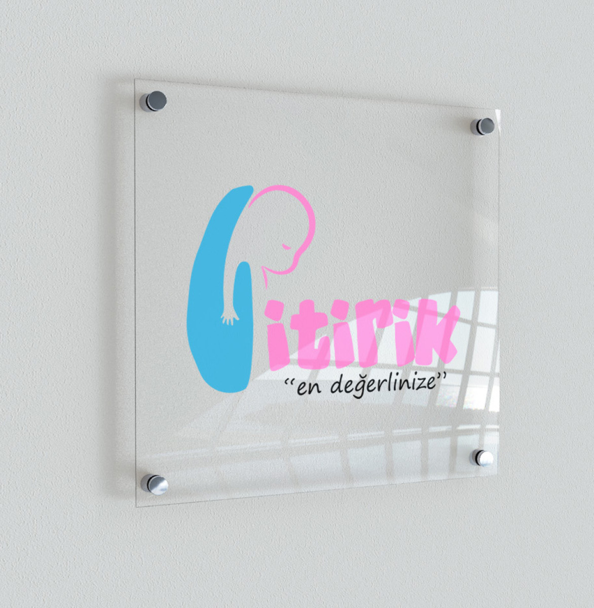 Tasarlayan benadmin-pitirik.com logosunu arıyor