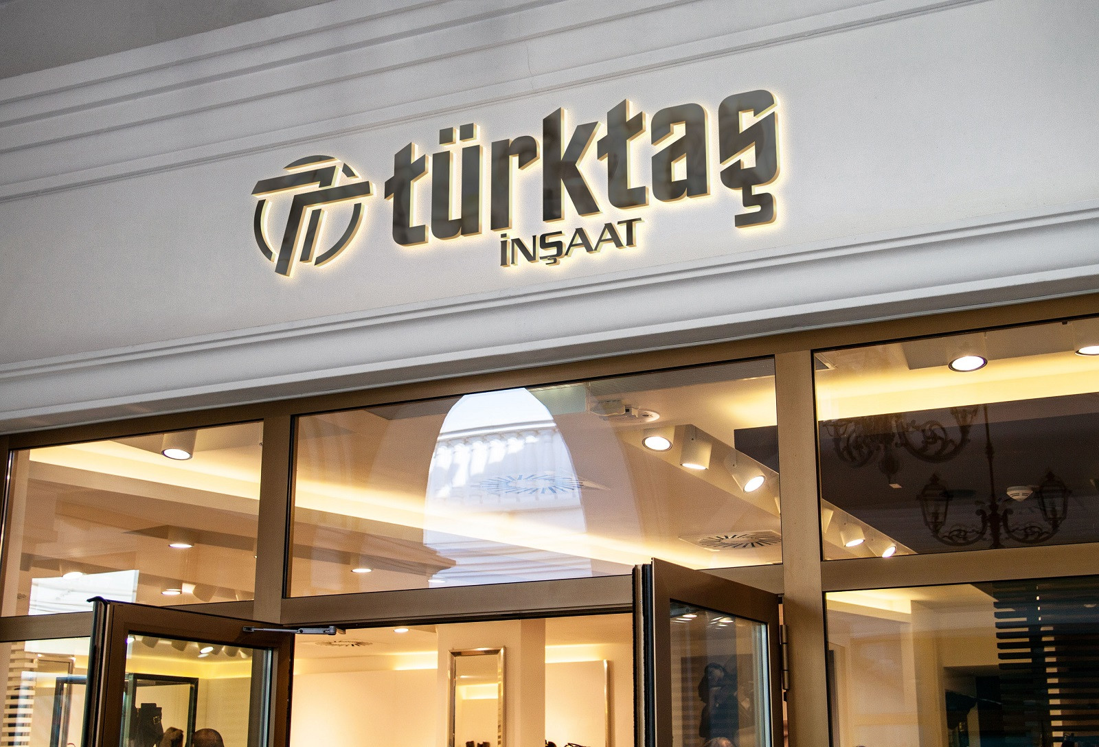 Tasarlayan Buzperisi38-Hep aynı, hep aynı; bu sefer ayrı !