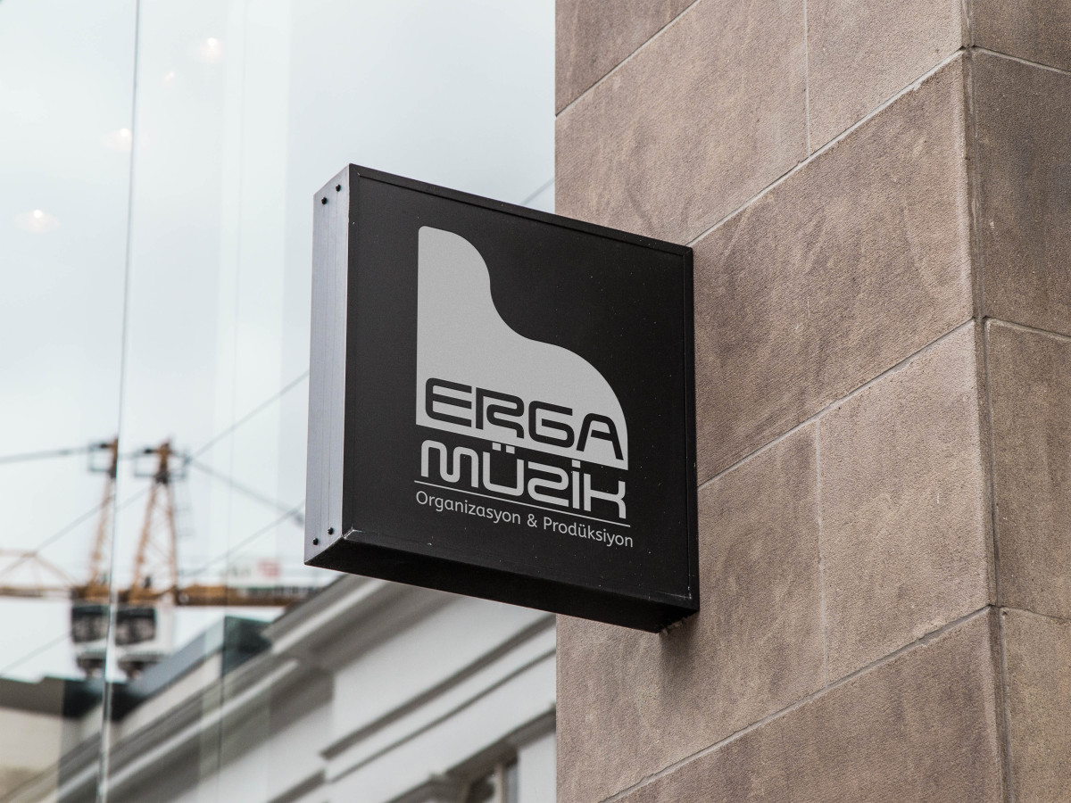 Tasarlayan .selman.-müzik organizasyon şirketi 