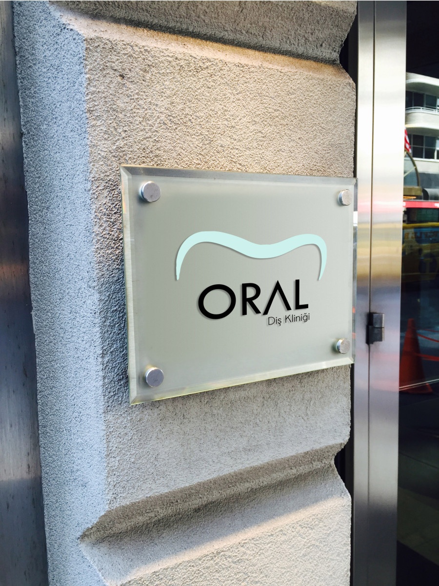Tasarlayan ekceen -Oral Diş Kliniği - Logo Tasarımı