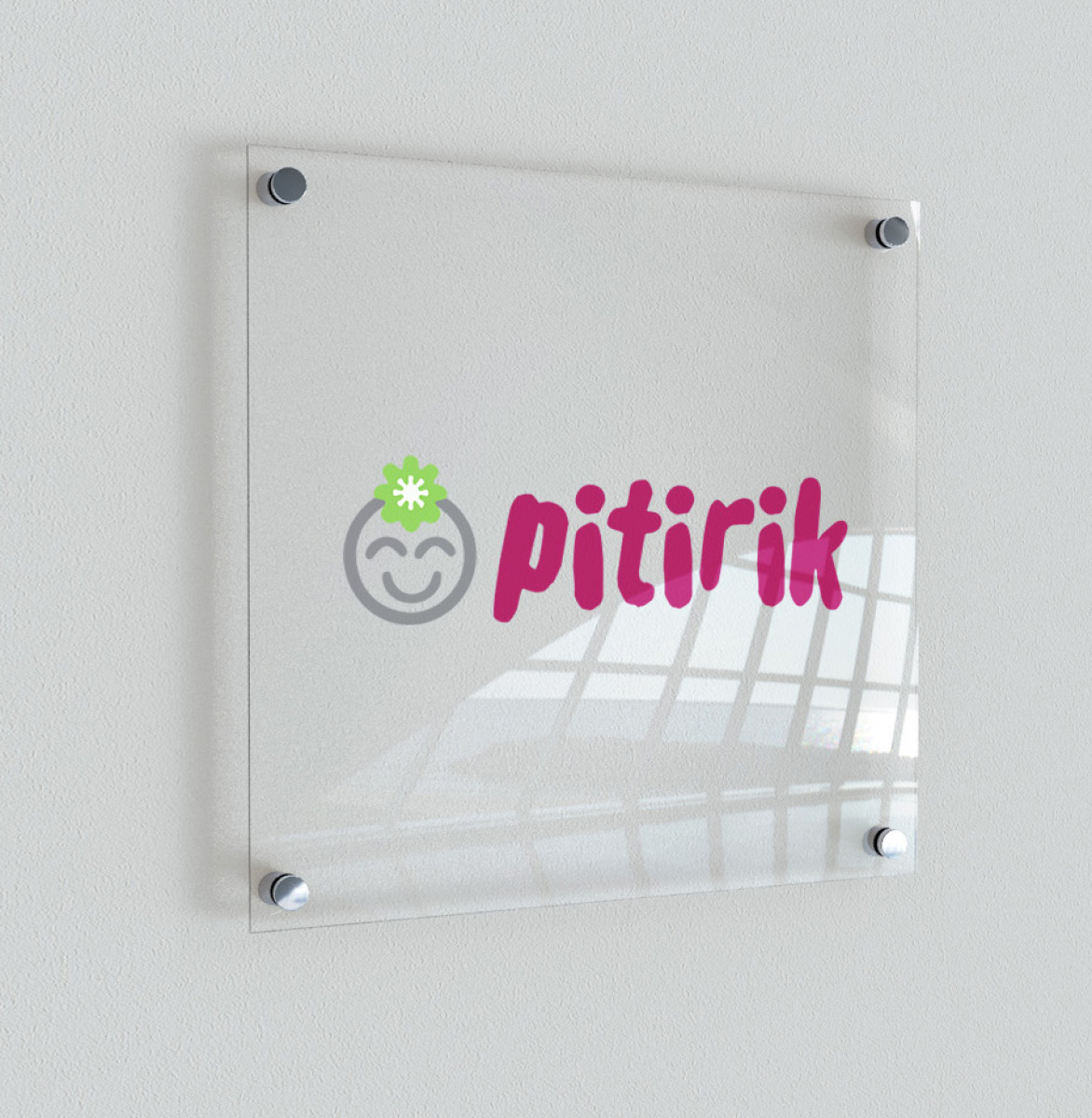 Tasarlayan benadmin-pitirik.com logosunu arıyor