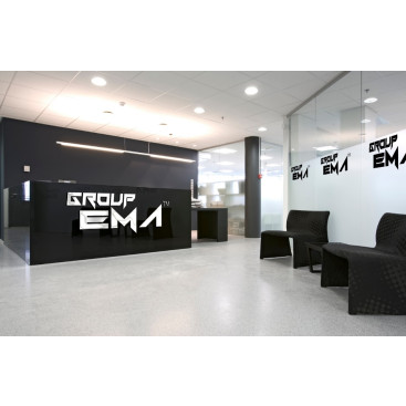 YARATICI LOGOMUZU ARIYORUZ yarışmasına tasarımcı muratbey81 tarafından sunulan  tasarım 