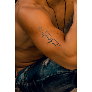 Eşimle benim harflerimden logo yarışmasına tasarımcı rAksa tarafından sunulan  tasarım 