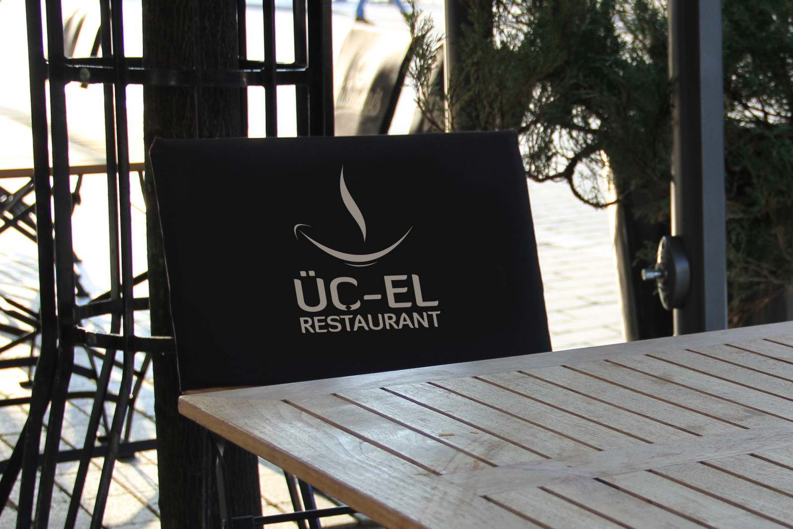 Tasarlayan BilalKoc-Üç-El Restaurant Kurumsal Kimlik